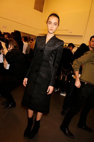 Look 10